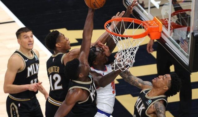 世界杯手机直播app下载-进攻常规操作防守崩塌 尼克斯1比3落后已无力回天