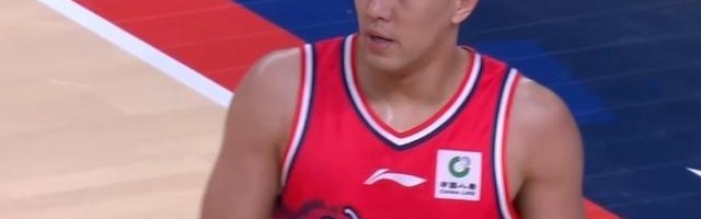 世界杯客户端更新说明-时隔35天复出！郭艾伦轰16+4+3加时率队轰14-5杀死比赛