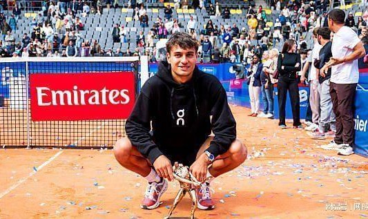 世界杯高清比赛观看平台-盘点首轮男单出局球员，名将众多，爆冷不如去年！